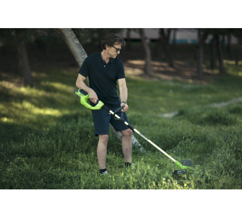 Триммер аккумуляторный Greenworks 40V G40LTK4 (1хАКБ 4 Ач и ЗУ) 30см