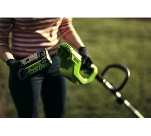 Триммер аккумуляторный Greenworks 40V G40LTK4 (1хАКБ 4 Ач и ЗУ) 30см