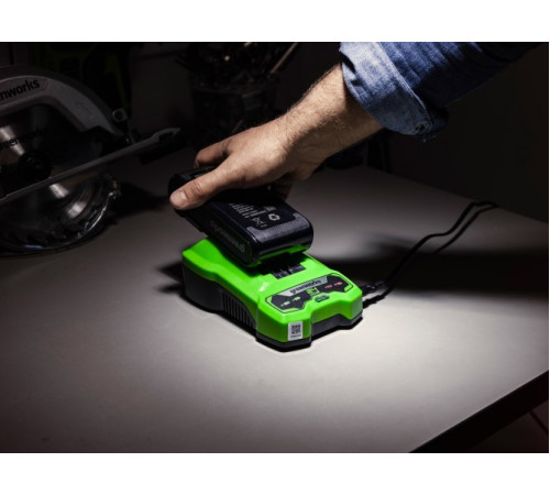 Аккумулятор Greenworks 24V 4Ач G24B4 + с двумя USB-C разъемами