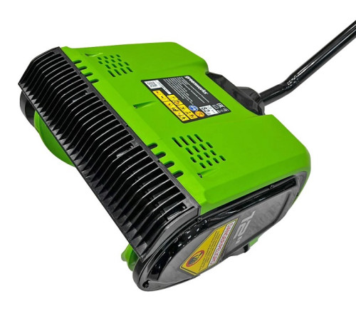 Снегоуборщик аккумуляторный Greenworks 60V GD60SSK4 (1хАКБ 4Ач и ЗУ) 30 см
