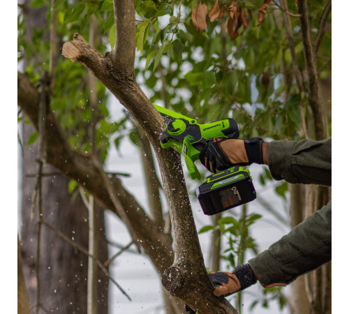 Цепная мини пила аккумуляторная Greenworks 24V GD24CS15( без АКБ и ЗУ)15см б/щ с авто/смазкой цепи