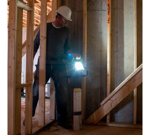 LED-прожектор с гибридным питанием аккумуляторный Greenworks G40WLH 40V / 220V (без АКБ и ЗУ)