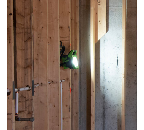 LED-прожектор с гибридным питанием аккумуляторный Greenworks G40WLH 40V / 220V (без АКБ и ЗУ)