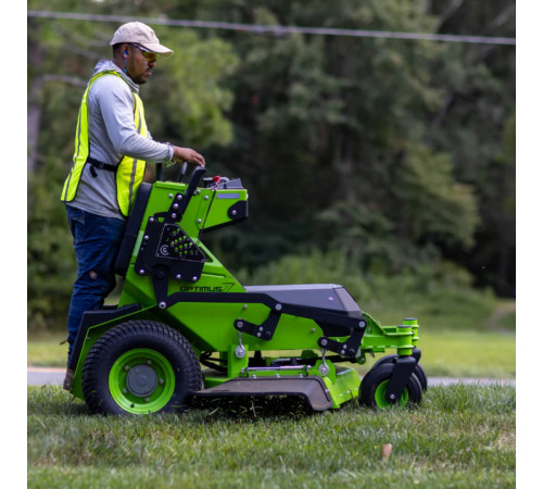 Райдер с нулевым радиусом разворота Greenworks 82V ZTCS92 (со встроенным АКБ 8кВтч) 92 см