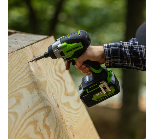 Винтоверт ударный аккумуляторный Greenworks 24V GD24ID3 (1x2Ач, ЗУ, кор) 300Нм, 3 режима, 0-2800об/м