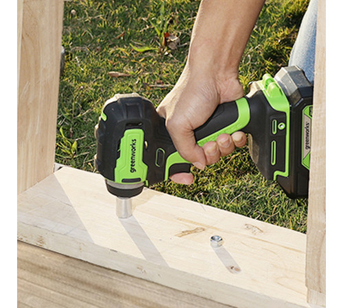 Гайковерт ударный акк умуляторный Greenworks 24V G24IW200 б/щет (1АКБх4Ач и ЗУ) коробка