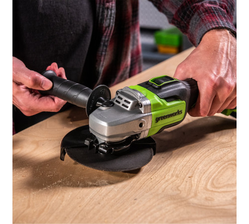 Угловая шлифовальная машина аккумуляторная Greenworks 24VGD24AG (1АКБx5Ач и ЗУ) б/щет 125 мм 10500 о
