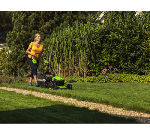 Газонокосилка аккумуляторная Greenworks 40V GD40LM46SPK4 (1хАКБ 4Ач) 46см самоходная